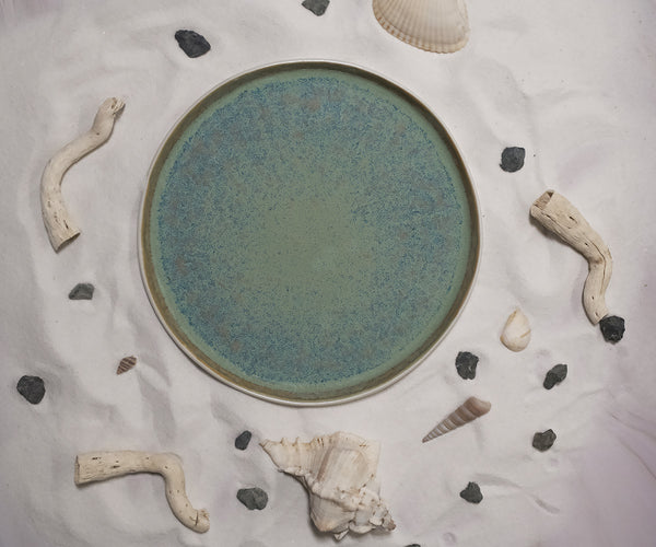 Turquoise sandy beach plate